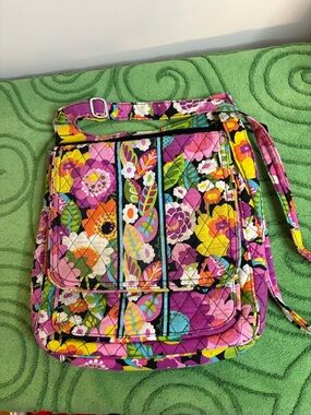 Vera Bradley Mailbag Crossbody in the vibrant "Va Va Bloom" pattern.